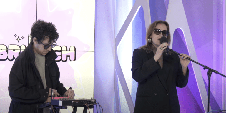 Hello Seahorses enciende el escenario en showcase exclusivo